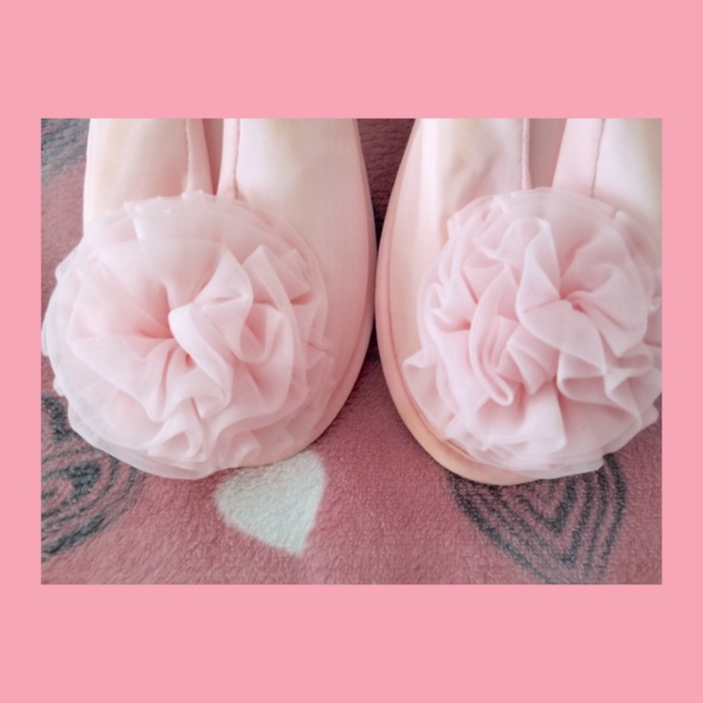 VTG 60s Madye’s Pink Nylon Ruffle Rosette Ladies Glam Boudoir Skuffs Slippers L - Picture 3 of 6